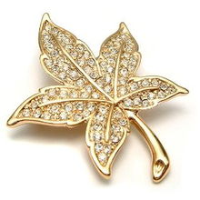 伊泰蓮娜麗晶合金胸針 楓葉情金飾，家居與珠寶的巧妙融合